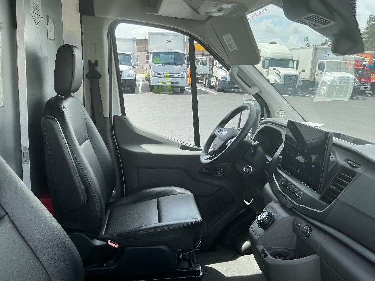 Used 2022 Ford E-Transit 350 - photo 21