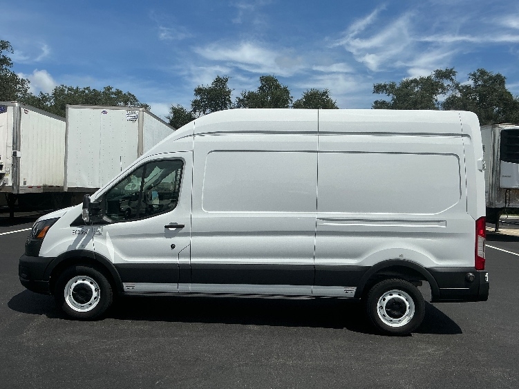 Used 2022 Ford E-Transit 350 - photo 6