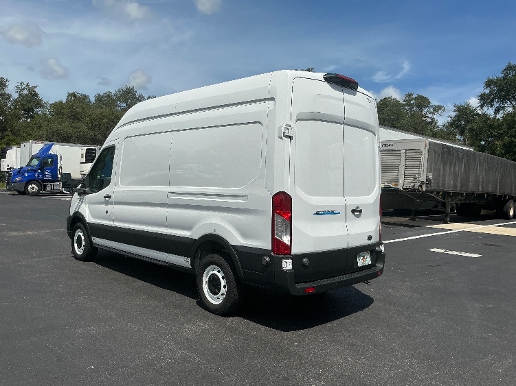 Used 2022 Ford E-Transit 350 - photo 7