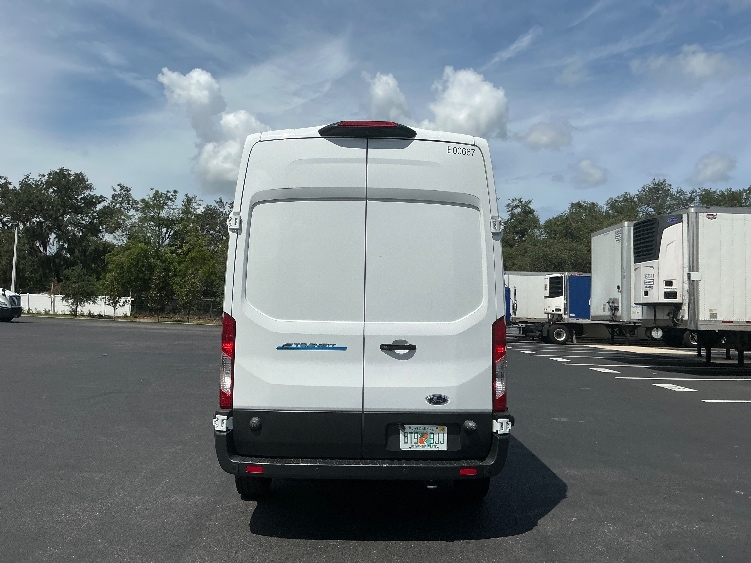 Used 2022 Ford E-Transit 350 - photo 8