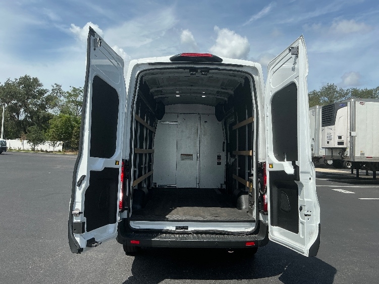 Used 2022 Ford E-Transit 350 - photo 9