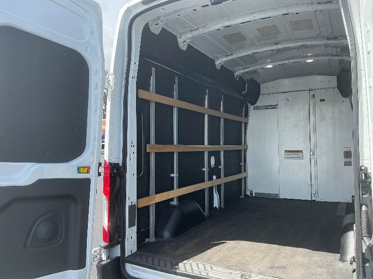 Used 2022 Ford E-Transit 350 - photo 11