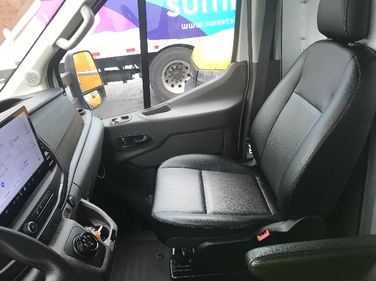 Used 2022 Ford E-Transit 350 - photo 19