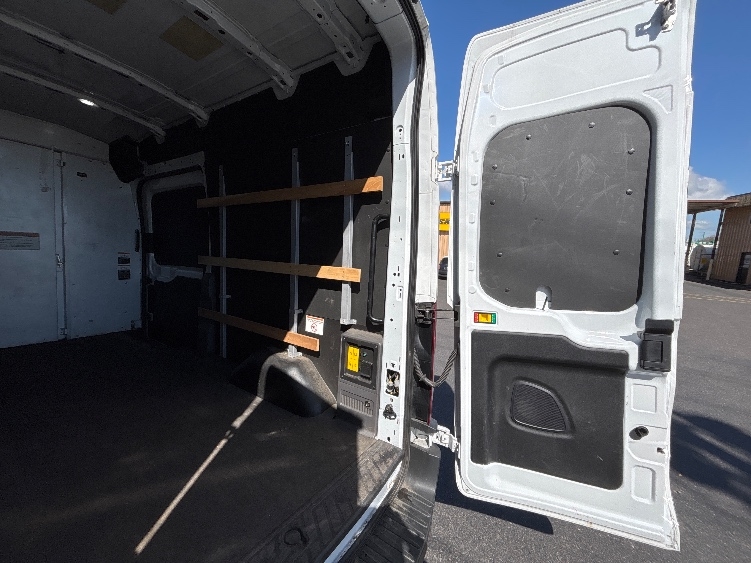 Used 2022 Ford E-Transit 350 - photo 12