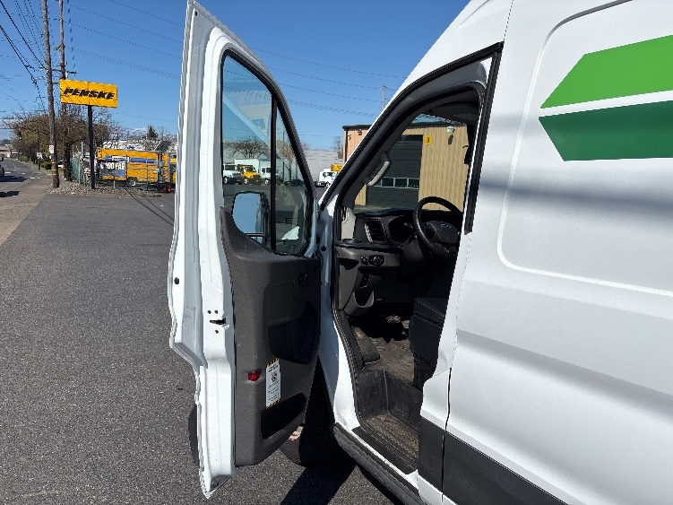 Used 2022 Ford E-Transit 350 - photo 15
