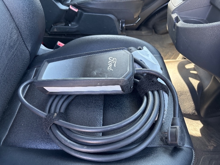 Used 2022 Ford E-Transit 350 - photo 23