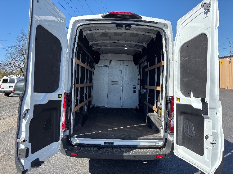 Used 2022 Ford E-Transit 350 - photo 9