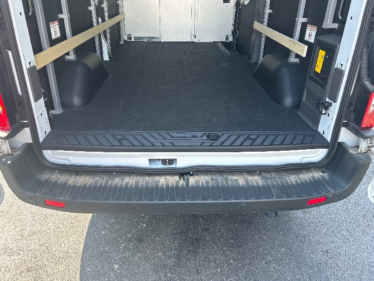 Used 2022 Ford E-Transit 350 - photo 12