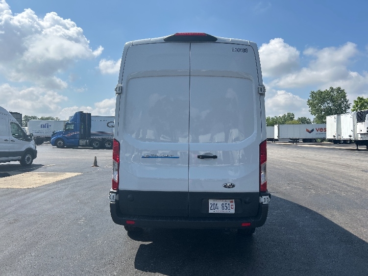 Used 2022 Ford E-Transit 350 - photo 9