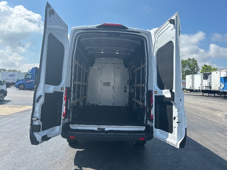 Used 2022 Ford E-Transit 350 - photo 10