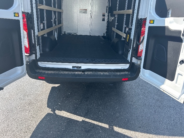 Used 2022 Ford E-Transit 350 - photo 11