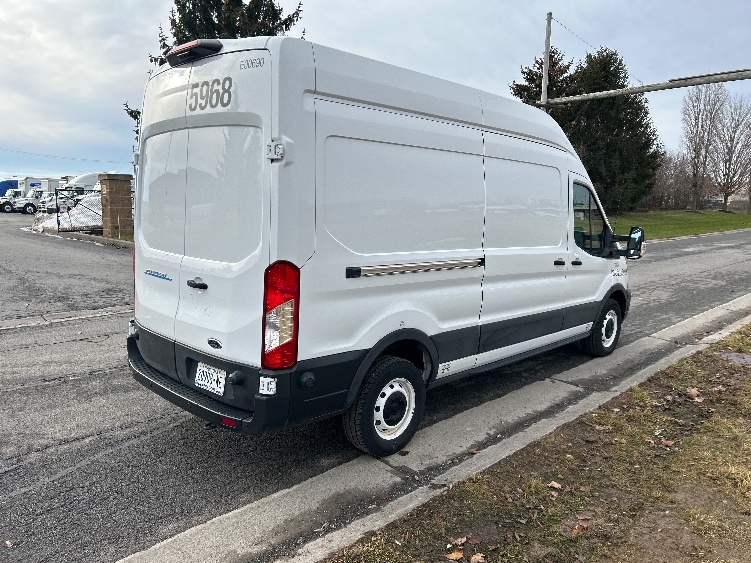 Used 2022 Ford E-Transit 350 - photo 13