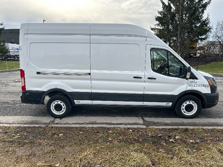 Used 2022 Ford E-Transit 350 - photo 14
