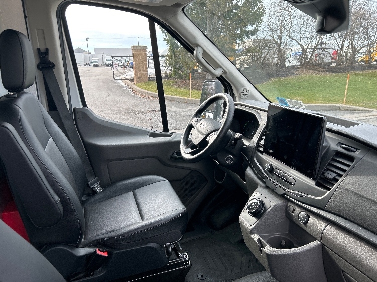 Used 2022 Ford E-Transit 350 - photo 21