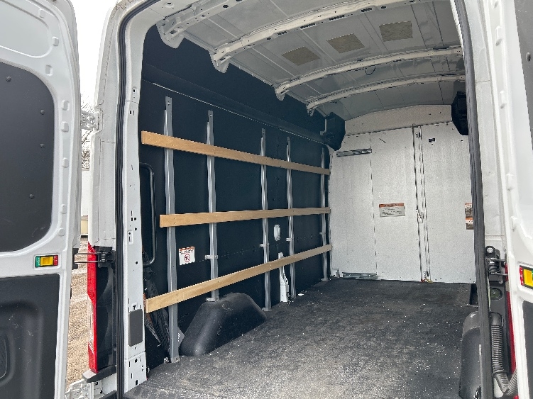 Used 2022 Ford E-Transit 350 - photo 12
