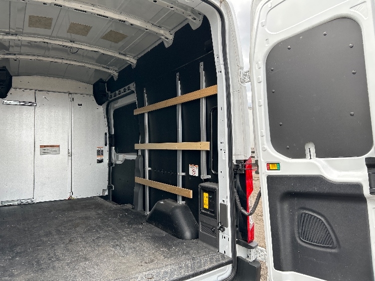 Used 2022 Ford E-Transit 350 - photo 13