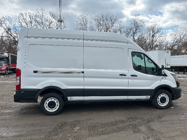 Used 2022 Ford E-Transit 350 - photo 15