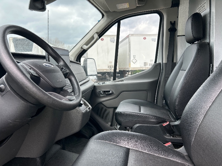 Used 2022 Ford E-Transit 350 - photo 19
