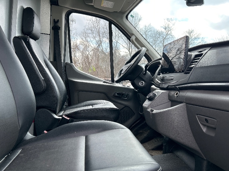 Used 2022 Ford E-Transit 350 - photo 22
