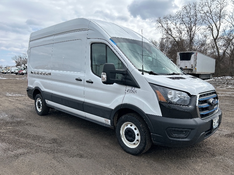 Used 2022 Ford E-Transit 350 - photo 25