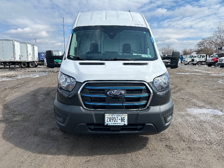 Used 2022 Ford E-Transit 350 - photo 26
