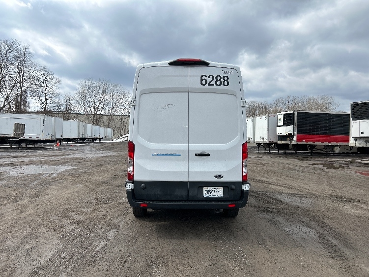 Used 2022 Ford E-Transit 350 - photo 8