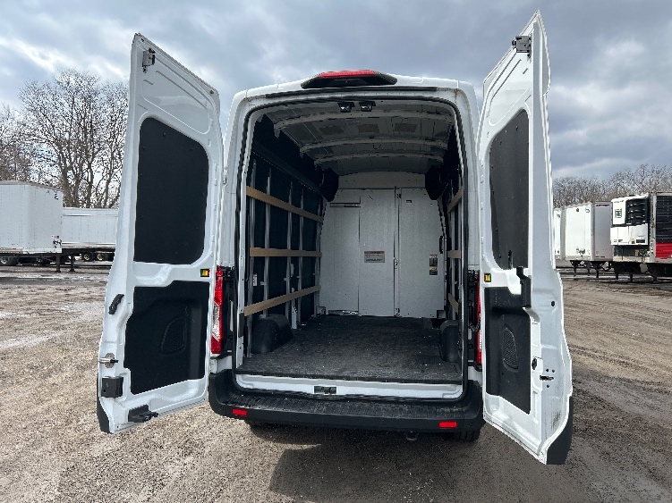 Used 2022 Ford E-Transit 350 - photo 11