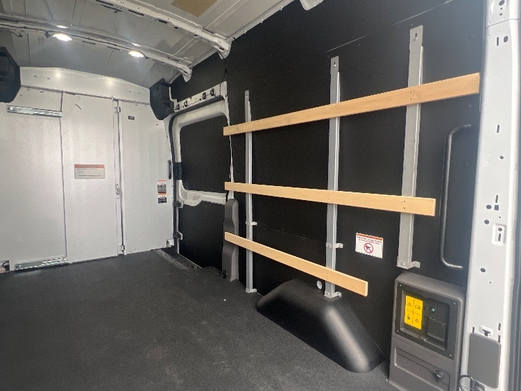 Used 2022 Ford E-Transit 350 - photo 14