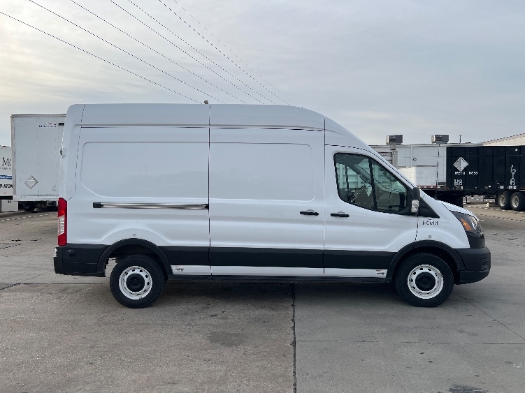 Used 2022 Ford E-Transit 350 - photo 17
