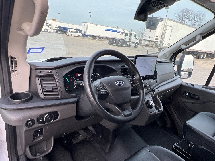 Used 2022 Ford E-Transit 350 - photo 19