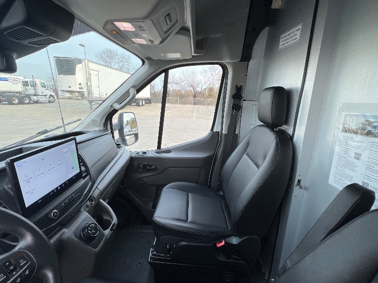 Used 2022 Ford E-Transit 350 - photo 21