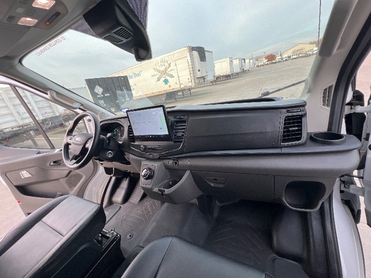 Used 2022 Ford E-Transit 350 - photo 23
