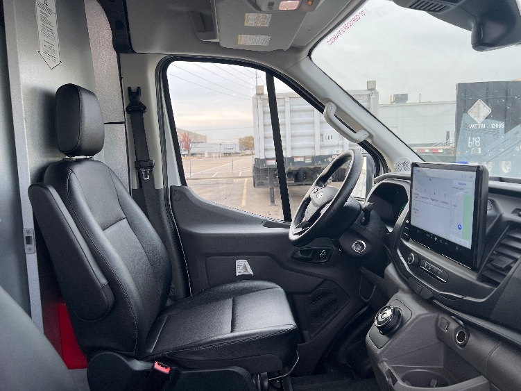 Used 2022 Ford E-Transit 350 - photo 24