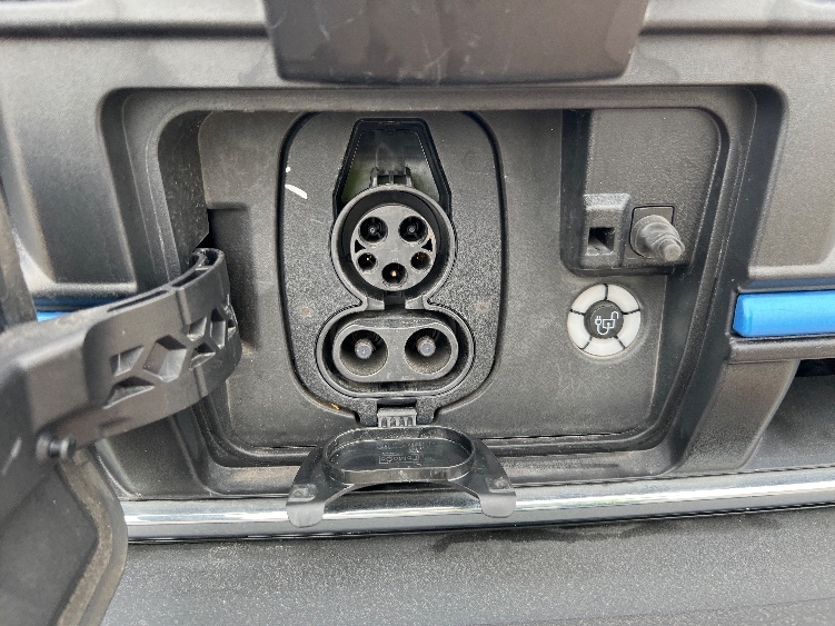 Used 2022 Ford E-Transit 350 - photo 28