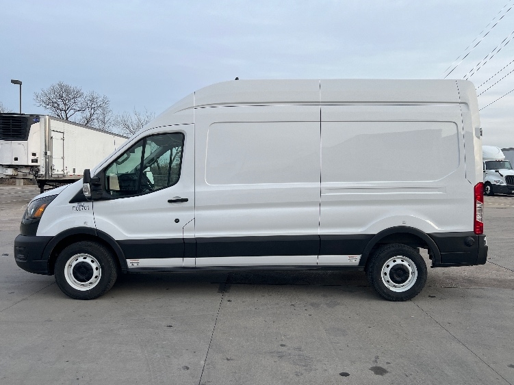 Used 2022 Ford E-Transit 350 - photo 6