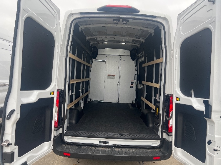 Used 2022 Ford E-Transit 350 - photo 11