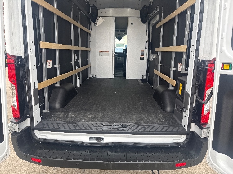 Used 2022 Ford E-Transit 350 - photo 12