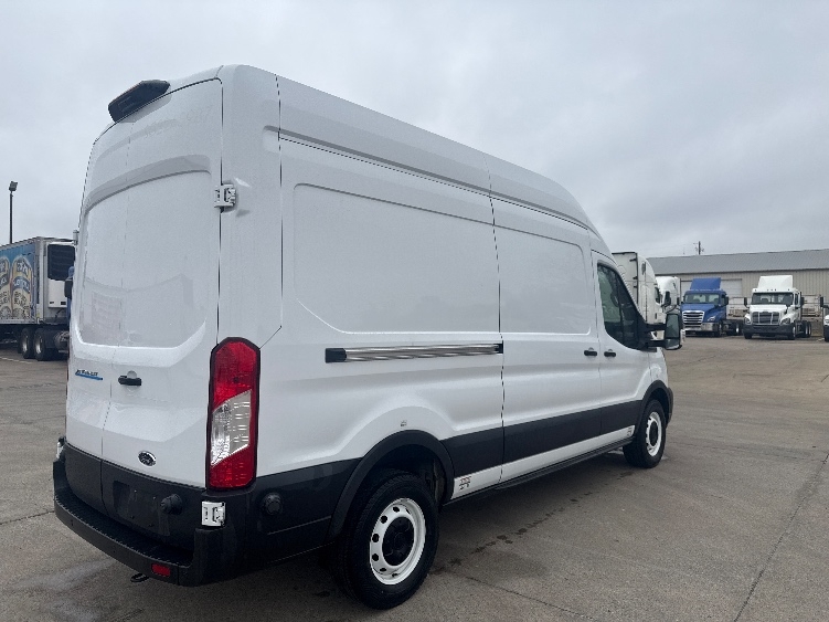 Used 2022 Ford E-Transit 350 - photo 15