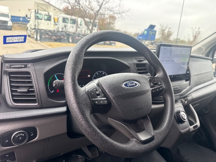 Used 2022 Ford E-Transit 350 - photo 19