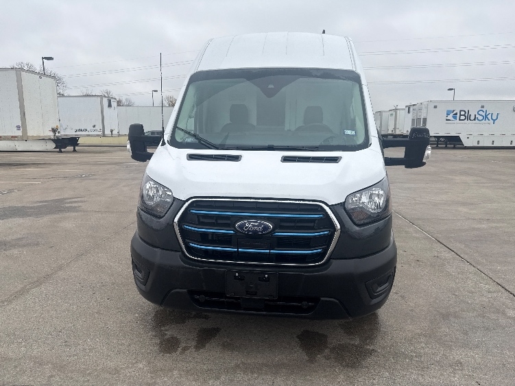 Used 2022 Ford E-Transit 350 - photo 2