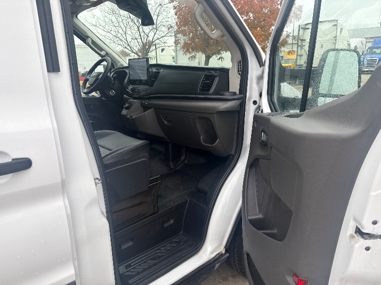 Used 2022 Ford E-Transit 350 - photo 22
