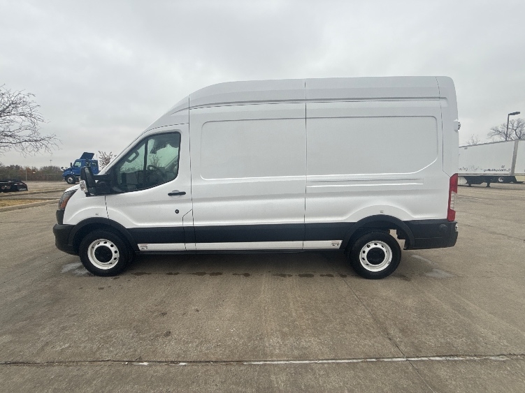 Used 2022 Ford E-Transit 350 - photo 6