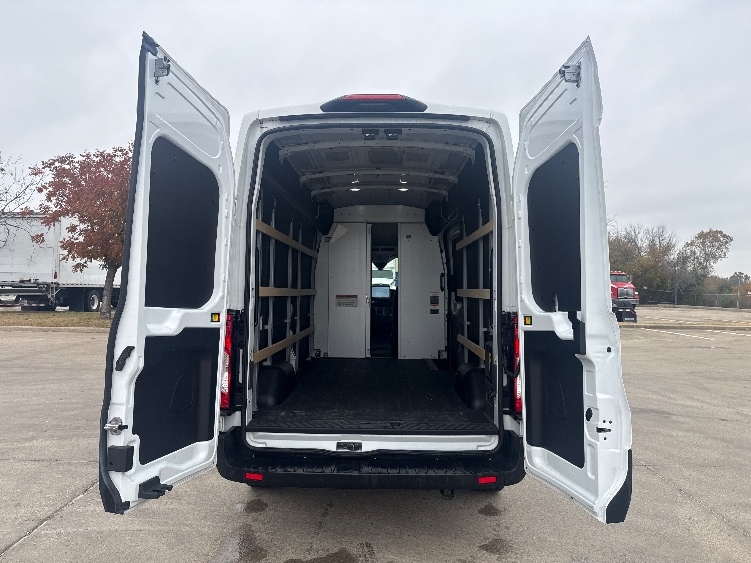 Used 2022 Ford E-Transit 350 - photo 10