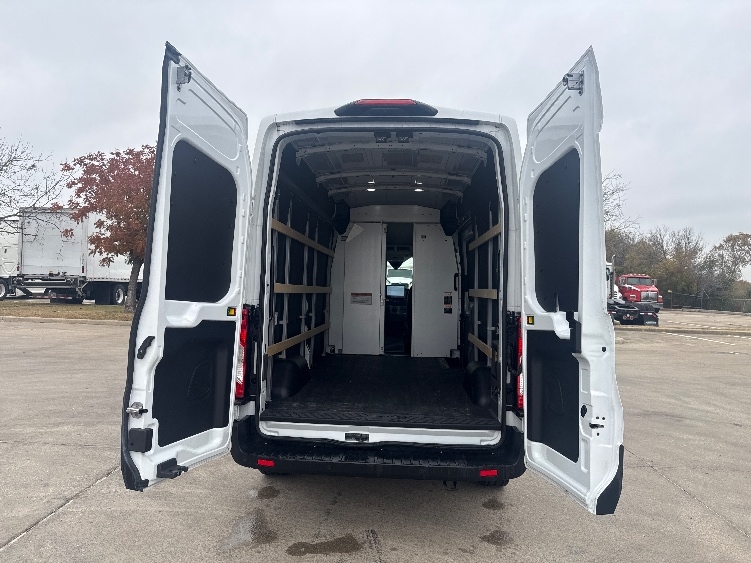 Used 2022 Ford E-Transit 350 - photo 11