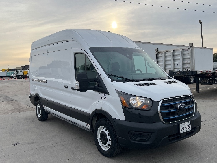 Used 2022 Ford E-Transit 350 - photo 1