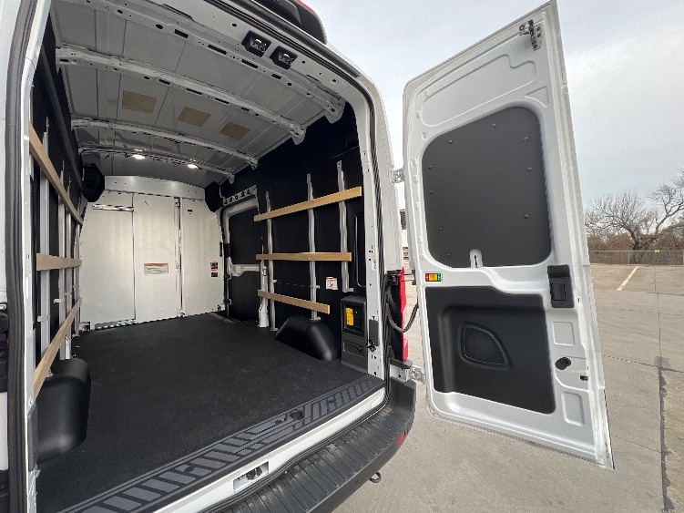 Used 2022 Ford E-Transit 350 - photo 14