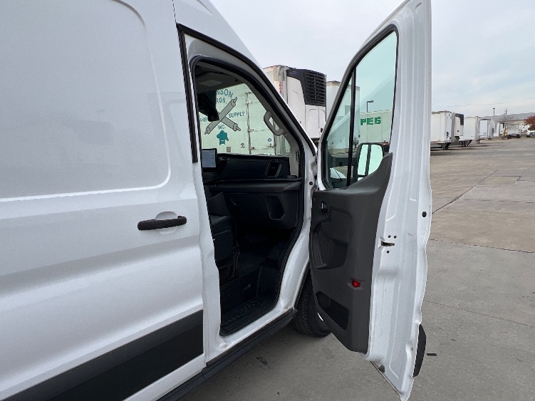 Used 2022 Ford E-Transit 350 - photo 22