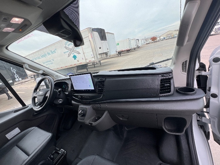 Used 2022 Ford E-Transit 350 - photo 23