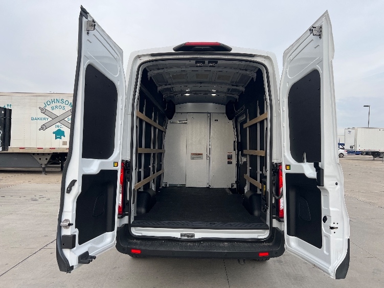 Used 2022 Ford E-Transit 350 - photo 10