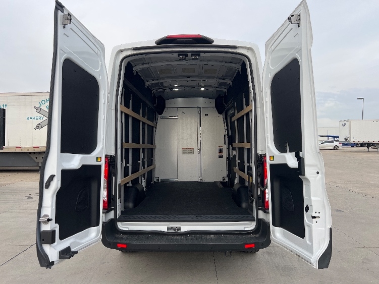 Used 2022 Ford E-Transit 350 - photo 11
